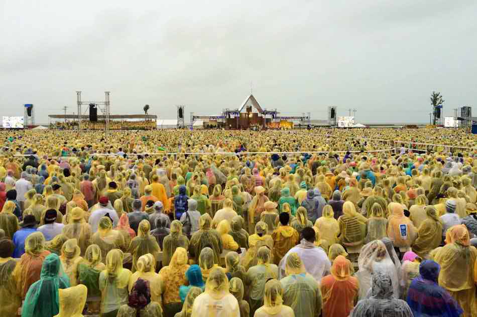 Pope Francis Holy Mass in Tacloban Airport